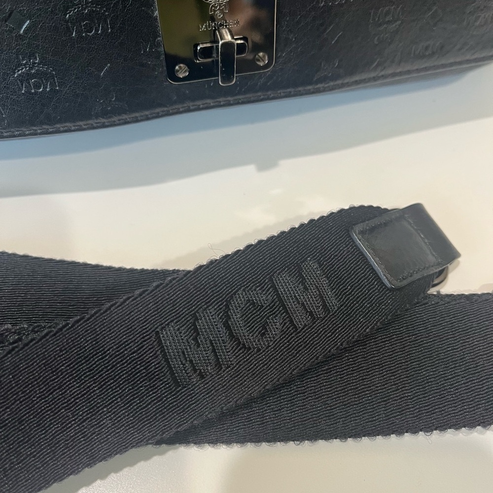 MCM BLACK EMBOSSED LEATHER MESSENGER BAG - Picture 5 of 15